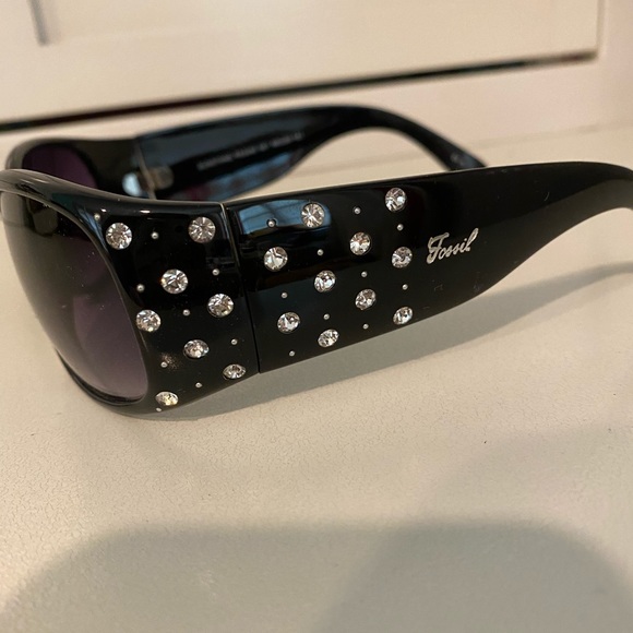 Fossil Sunglasses - Picture 5 of 5